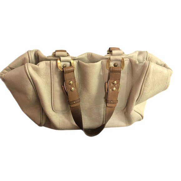 Chloe - Picture 4 of 10